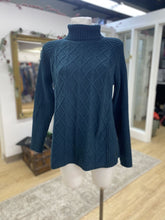 Load image into Gallery viewer, Royal Robbins cable knit sweater L
