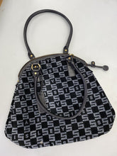 Load image into Gallery viewer, Sisley vintage handbag
