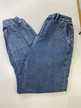 Load image into Gallery viewer, Pull &amp; Bear jogger style jeans 4
