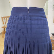 Load image into Gallery viewer, J Crew pleated short skirt 12
