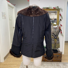 Load image into Gallery viewer, Manteaux faux fur trim jacket S
