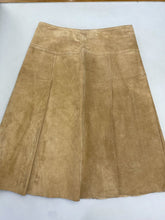 Load image into Gallery viewer, Danier vintage pleated suede skirt 8
