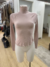 Load image into Gallery viewer, Free People waffle top XS
