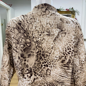 Chicos animal print top/light jacket 3(L)