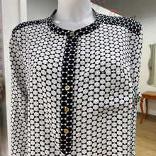 Load image into Gallery viewer, Adrienne Vitadini geometric shapes top XL
