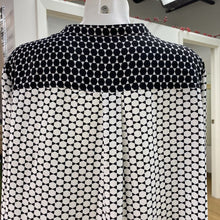 Load image into Gallery viewer, Adrienne Vitadini geometric shapes top XL
