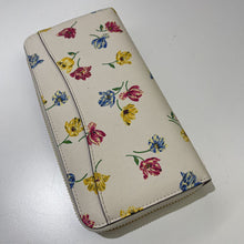 Load image into Gallery viewer, Kate Spade floral full zip wallet
