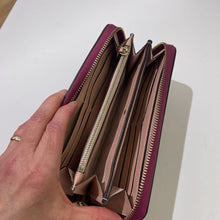Load image into Gallery viewer, Kate Spade full zip wallet
