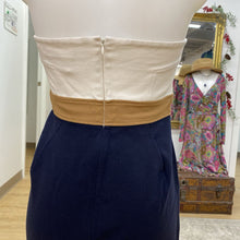 Load image into Gallery viewer, Diane Von Furstenburg vintage sleeveless dress 8
