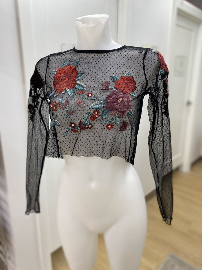 American Eagle mesh/embroidered top S