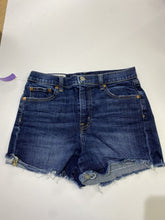 Load image into Gallery viewer, Gap denim shorts 4
