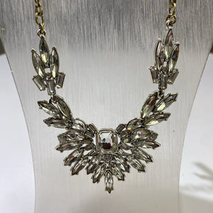 Banana Republic crystal statement necklace NWT