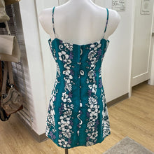 Load image into Gallery viewer, Royal Creations Made in Hawaii sundress M
