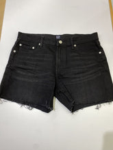 Load image into Gallery viewer, Gap denim shorts 29
