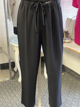 Load image into Gallery viewer, Babaton pull on,tie waist pants 10
