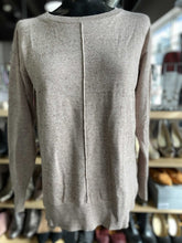 Load image into Gallery viewer, Banana Republic (outlet) Sweater S
