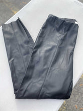 Load image into Gallery viewer, H&amp;M Pleather Pants 16
