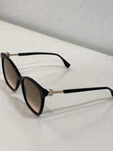 Load image into Gallery viewer, Fendi sunglasses
