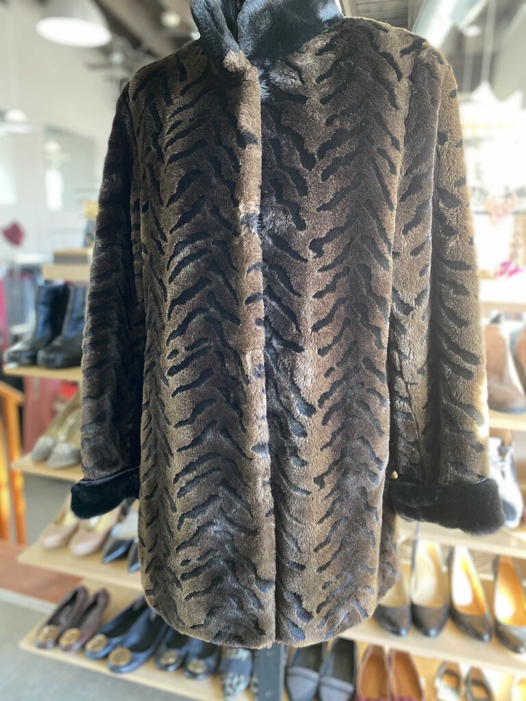 Novelti Vintage Faux Fur Coat 6